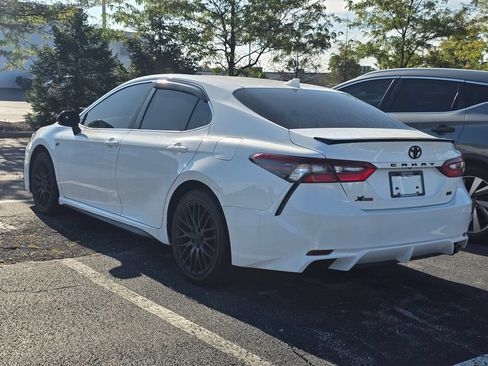 Used 2022 Toyota Camry SE w/ Convenience Package FWD image 6