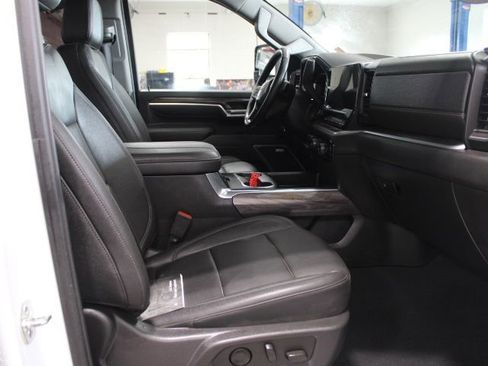 Used 2025 Chevrolet Silverado 2500 LTZ w/ LTZ Premium Package AWD/4WD image 16