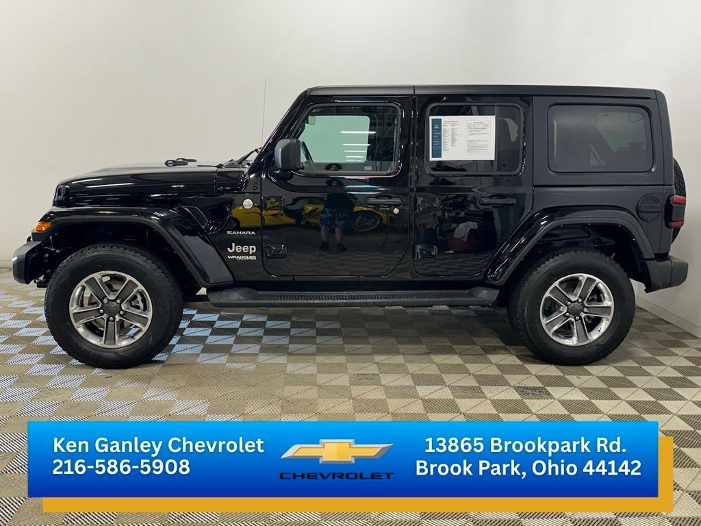 Used 2022 Jeep Wrangler Unlimited Sahara w/ LED Lighting Group AWD/4WD image 6