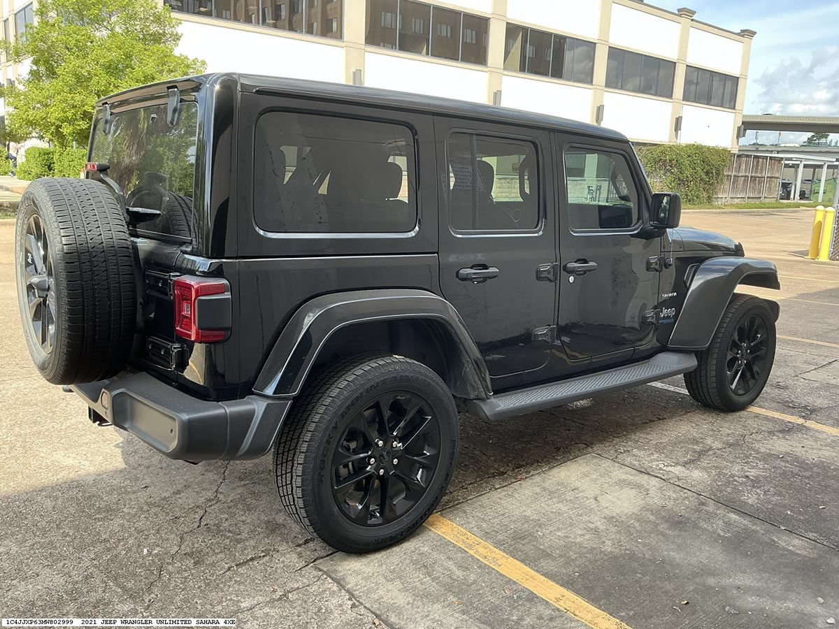 Used 2021 Jeep Wrangler Unlimited Sahara w/ Cold Weather Group AWD/4WD image 6