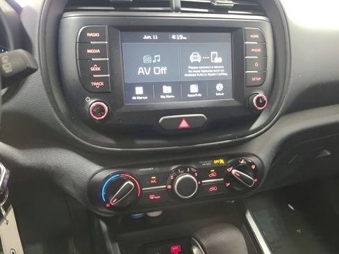 Used 2021 Kia Soul LX FWD image 29