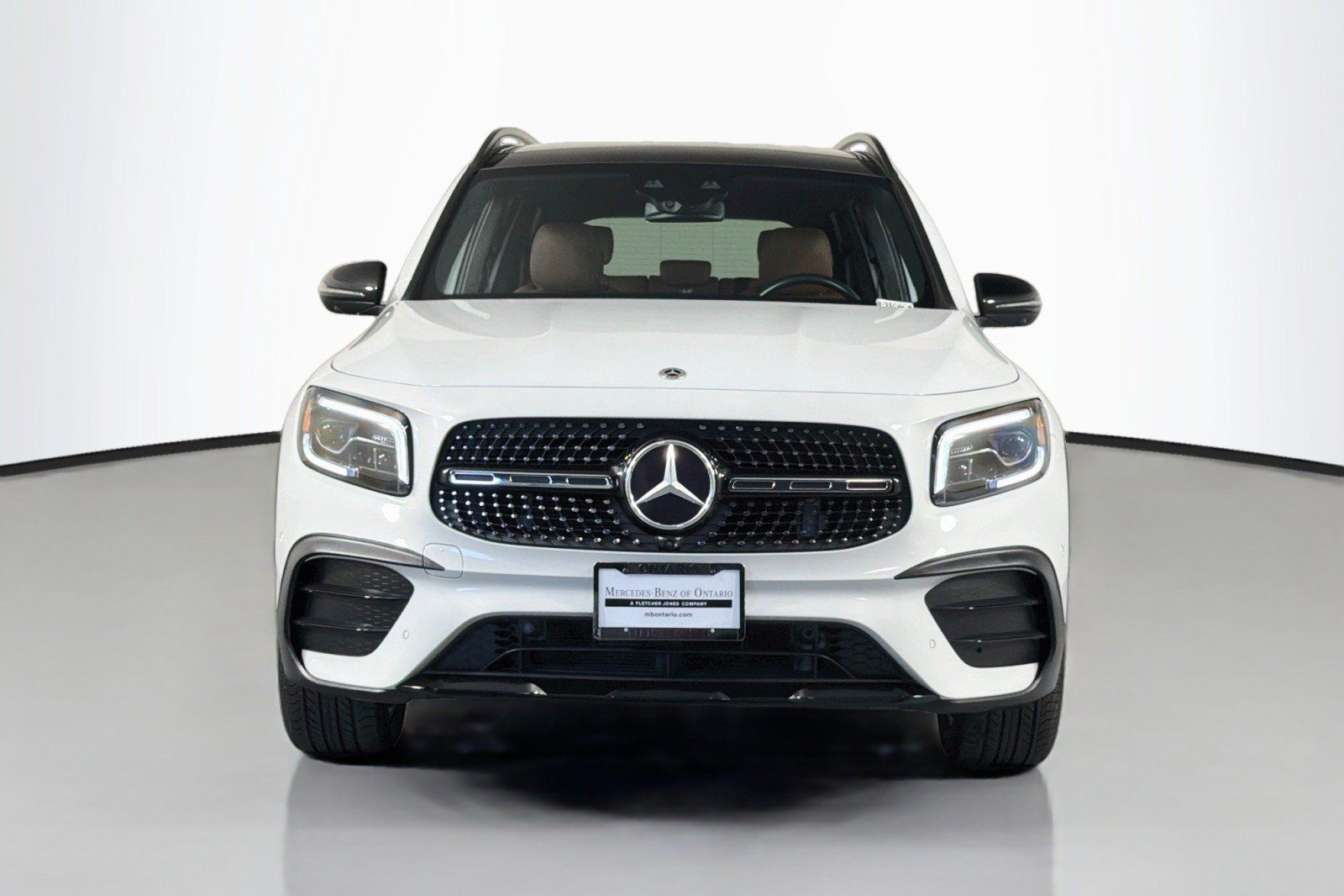Used 2023 Mercedes-Benz GLB 250 image 2