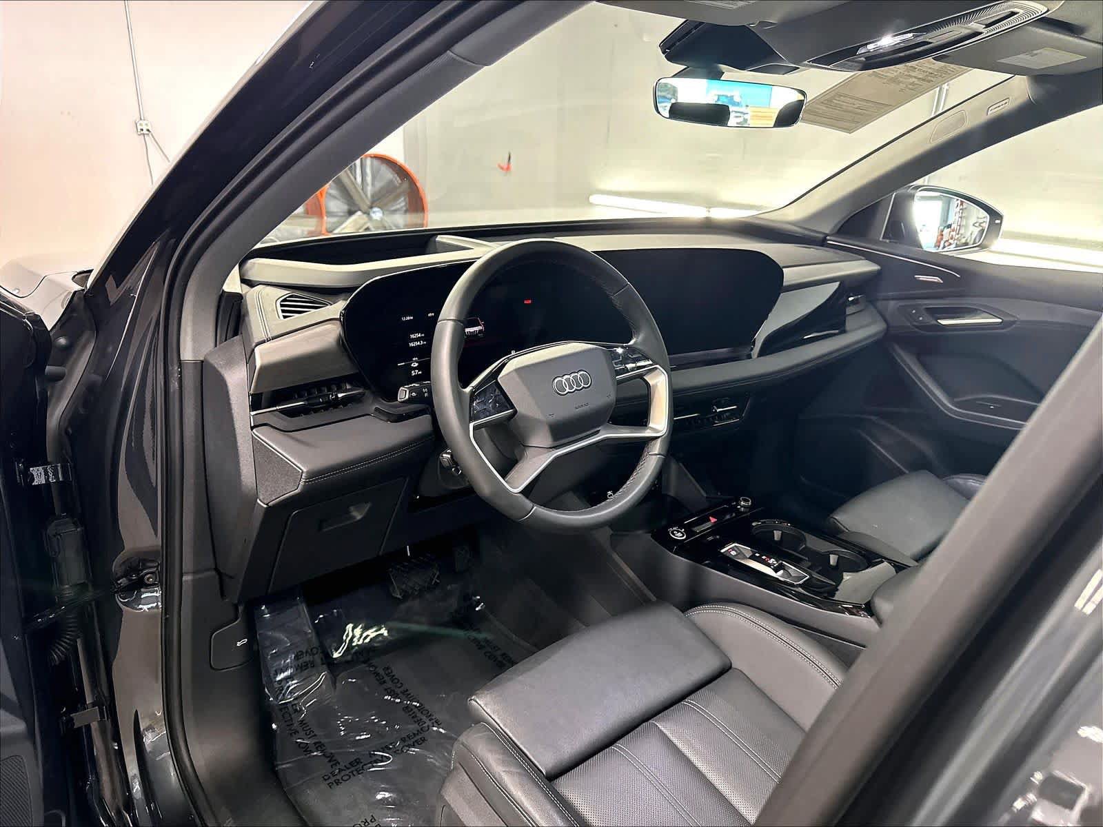 Used 2025 Audi Q6 e-tron Premium Plus w/ Premium Plus AWD/4WD image 15