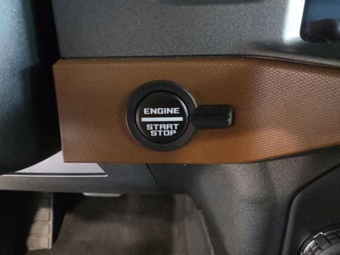 Used 2024 Ford Bronco Outer Banks AWD/4WD image 25