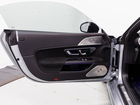 Used 2024 Mercedes-Benz SL 63 AMG 4MATIC image 6