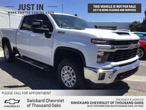 Used 2024 Chevrolet Silverado 2500 LT AWD/4WD image 1
