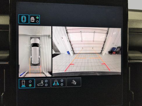 Used 2025 GMC Yukon XL Denali AWD/4WD image 14