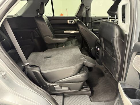 Used 2021 Ford Explorer Limited w/ Equipment Group 301A image 33