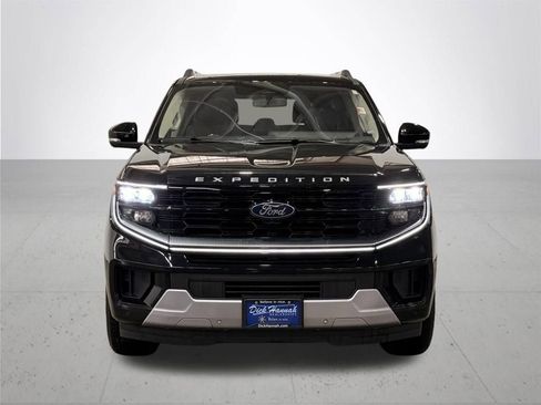 Certified 2025 Ford Expedition Max Platinum AWD/4WD image 4