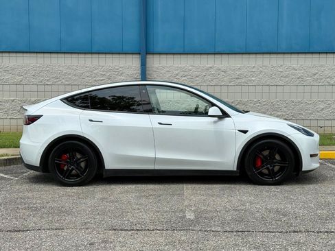 Used 2022 Tesla Model Y Performance AWD/4WD image 4
