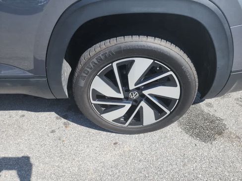 Used 2024 Volkswagen Atlas SE AWD/4WD image 23