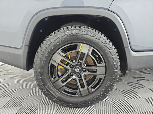 Used 2022 Rivian R1T Adventure AWD/4WD image 12