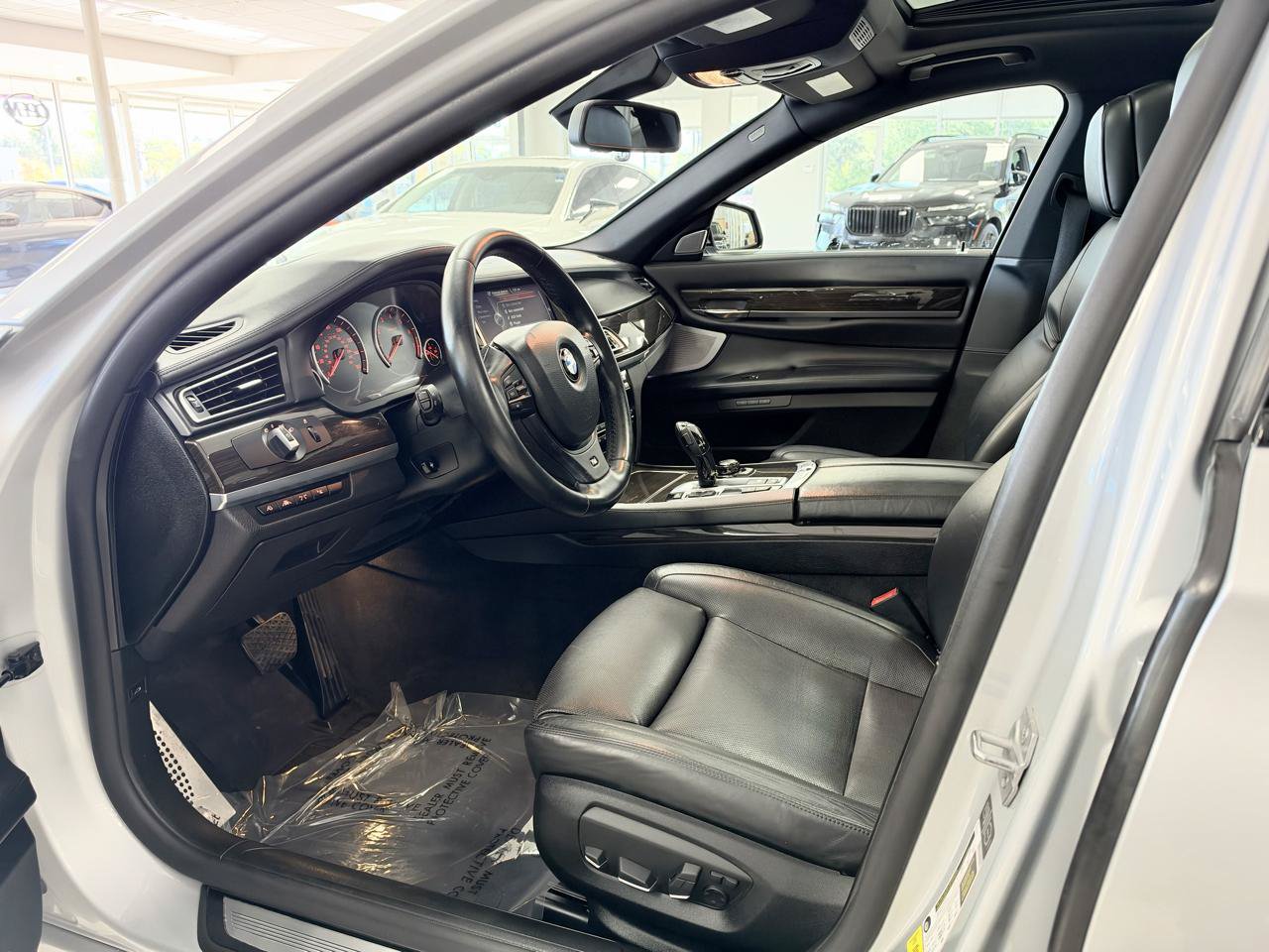 Used 2013 BMW 750Li RWD image 10