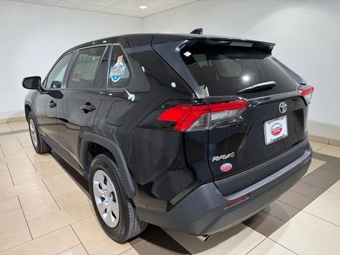Used 2022 Toyota RAV4 LE image 3