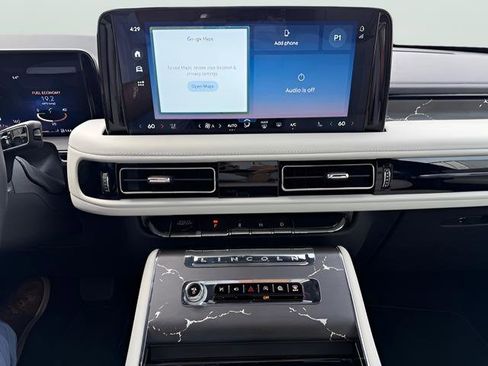 Used 2025 Lincoln Aviator Black Label AWD/4WD image 21
