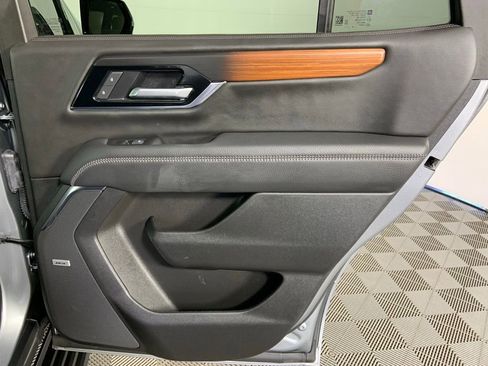 Used 2025 GMC Yukon Denali w/ Sun & Power Step Package image 14