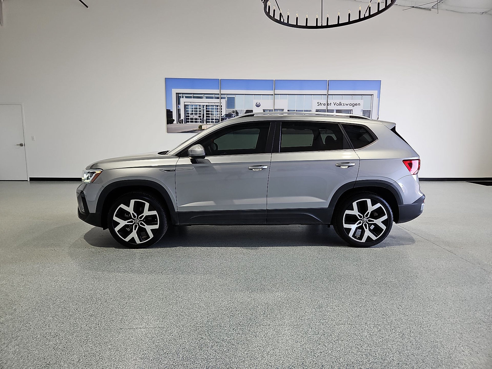 Certified 2023 Volkswagen Taos SEL AWD/4WD image 5
