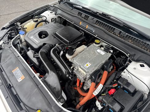 Used 2015 Ford Fusion Titanium FWD image 12
