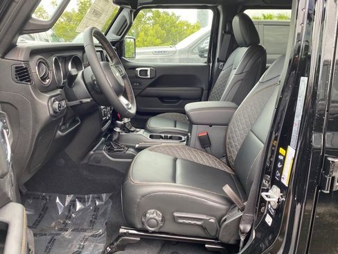 Used 2022 Jeep Gladiator Overland image 10