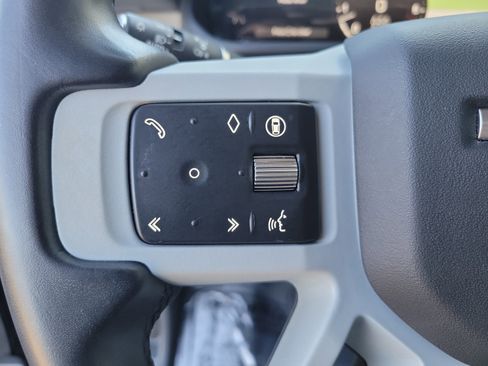 Used 2024 Land Rover Defender 130 S image 30