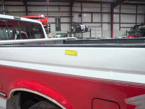Used 1992 Ford F250 XLT Lariat 2dr 4WD Extended Ca image 38