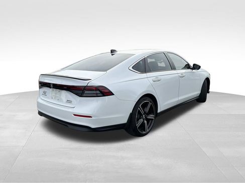 Used 2024 Honda Accord Sport image 3