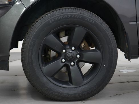 Used 2020 RAM 1500 Express w/ Wheel & Sound Group image 28