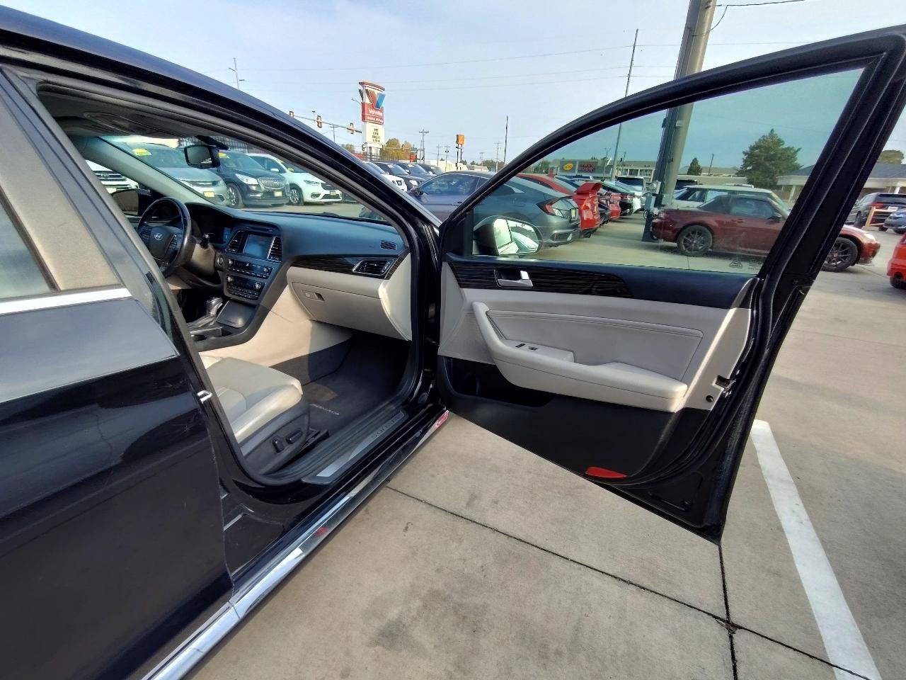 Used 2017 Hyundai Sonata Limited FWD image 42