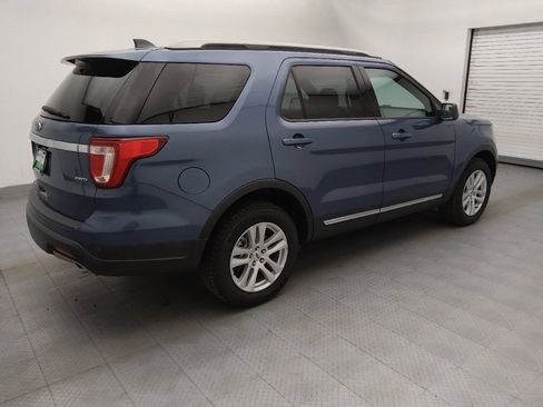 Used 2018 Ford Explorer XLT image 10