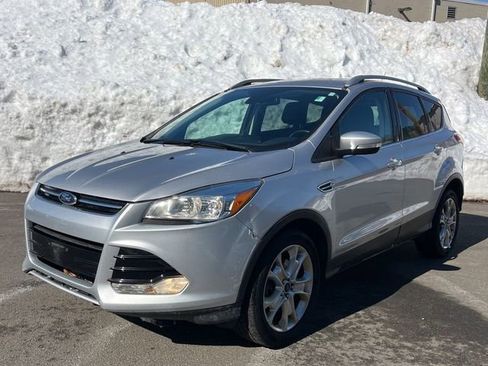Used 2016 Ford Escape Titanium image 2