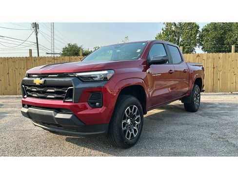 Used 2023 Chevrolet Colorado LT w/ LT Convenience Package III RWD image 2