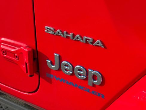 Used 2023 Jeep Wrangler Unlimited Sahara image 2