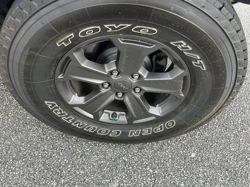 Used 2018 Jeep Wrangler Unlimited Rubicon AWD/4WD image 31