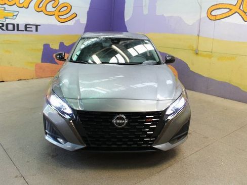 Used 2023 Nissan Altima 2.5 SR image 3