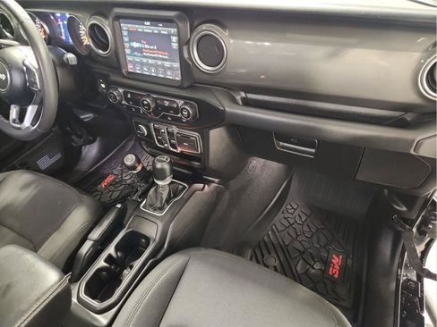 Used 2023 Jeep Gladiator Overland AWD/4WD image 28