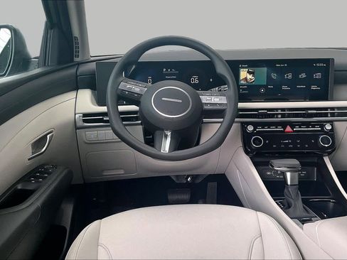 Used 2026 Hyundai Tucson SEL FWD image 6