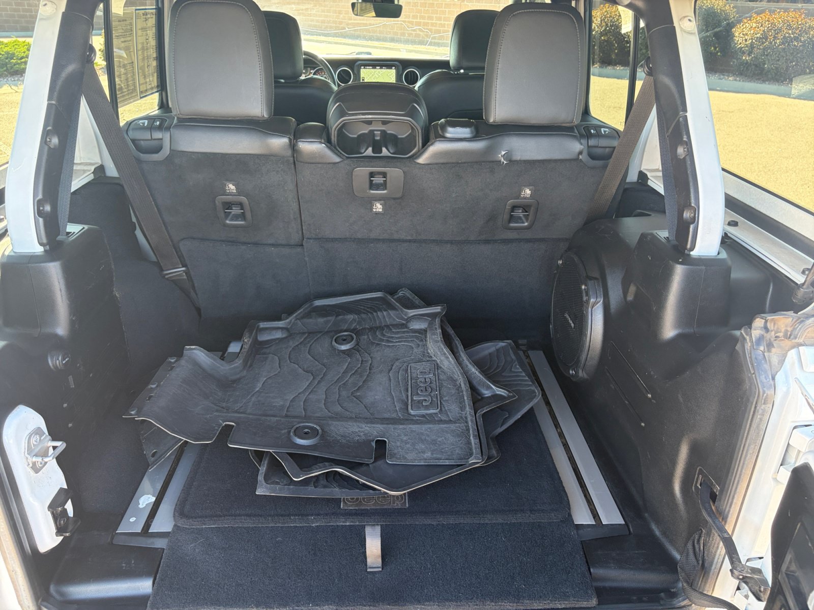 Used 2019 Jeep Wrangler Unlimited Sahara w/ Quick Order Package 24M Moab AWD/4WD image 29