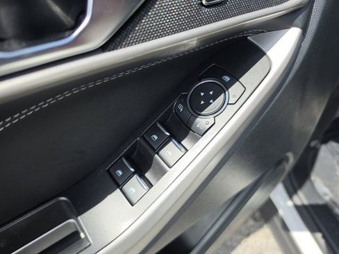 Certified 2024 Ford Explorer XLT image 18