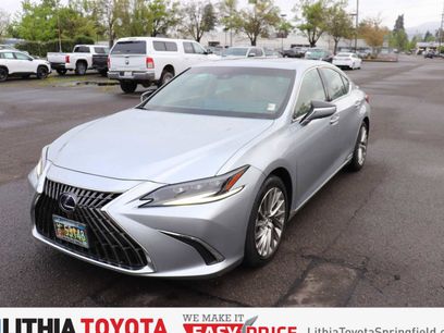 Used 2022 Lexus ES 300h w/ Luxury Package