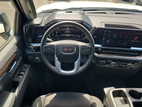 Used 2025 GMC Sierra 1500 Elevation AWD/4WD image 8