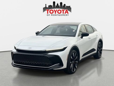 Used 2026 Toyota Crown Platinum image 9