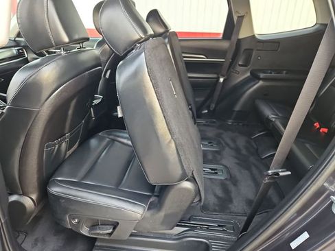 Used 2025 Kia Telluride S AWD/4WD image 40