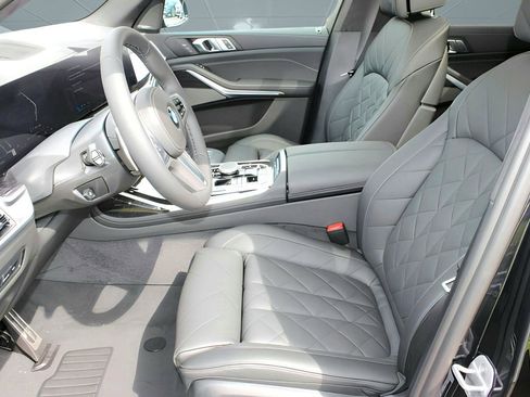 Used 2026 BMW X7 xDrive40i w/ M Sport Package image 5