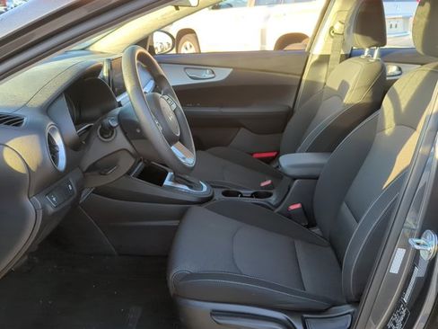 Used 2023 Kia Forte LXS image 10