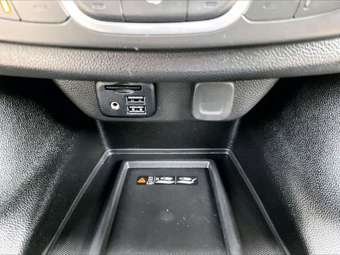 Used 2023 Chevrolet Traverse Premier image 28