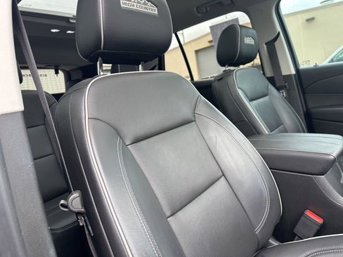 Used 2021 Chevrolet Traverse High Country FWD image 35