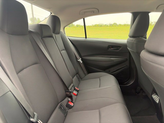 Used 2025 Toyota Corolla LE FWD image 12