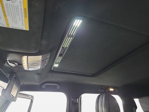 Used 2024 Mercedes-Benz G 550 image 29