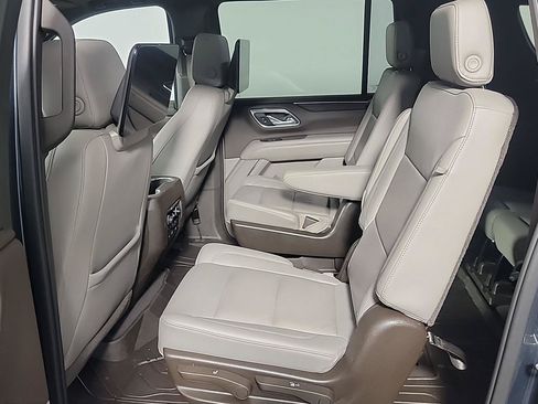 Used 2021 Chevrolet Suburban LT w/ LT Signature Package AWD/4WD image 18