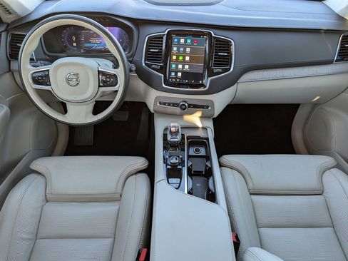 Used 2025 Volvo XC90 B6 Ultra w/ Lounge Package image 9